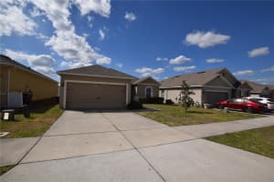 946 SHADY TREE LANE, DAVENPORT, FL 33897 - MLS#MFRO6376992