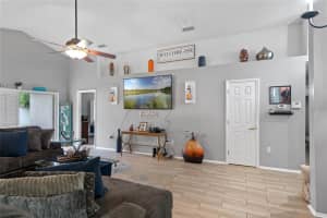 541 HEATHER GLEN DR, WINTER HAVEN, FL 33884 - MLS#MFRO6377141