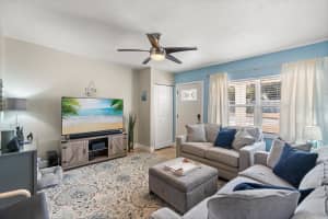 125 FAIRWAY DRIVE, SANFORD, FL 32771 - MLS#MFRO6377308