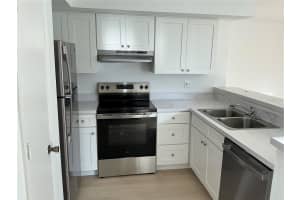 7350 WESTPOINTE BOULEVARD, ORLANDO, FL 32835 - MLS#MFRO6377721