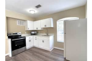 501 COCONUT PALM WAY, DAVENPORT, FL 33897 - MLS#MFRO6377792