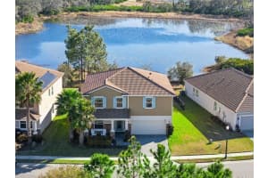 1640 Oak Blossom Dr, DAVENPORT