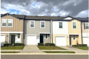 912 Grandin St, DAVENPORT