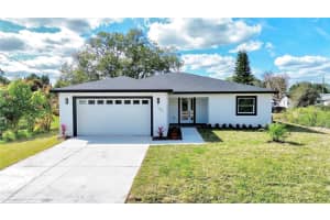 769 Memorial Dr, SEBRING