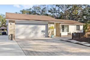 95 HICKORY TREE ROAD, LONGWOOD, FL 32750 - MLS#MFRO6378610