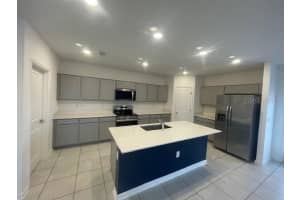 725 REGGIE ROAD, WINTER HAVEN, FL 33884 - MLS#MFRO6378638