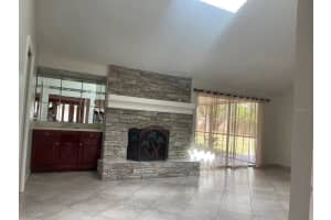 305 W Sweetwater Creek Dr Longwood, FL 32779 - Off Market