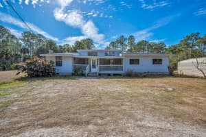 425 SCOOTER POINT, GENEVA, FL 32732 - MLS#MFRO6379072