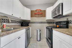 604 CHURCH AVENUE, LONGWOOD, FL 32750 - MLS#MFRO6379948