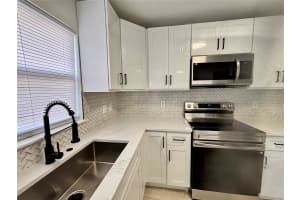 162 Cascade St #b Deltona, FL 32725 - Off Market