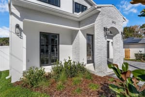 2422 MUSSELWHITE AVENUE, ORLANDO, FL 32804 - MLS#MFRO6380300