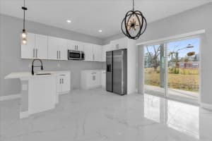 2404 CENTER STREET, SANFORD, FL 32771 - MLS#MFRO6380939