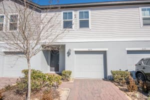 425 Legacy Loop, DAVENPORT