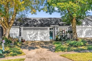 682 Lexington Dr, CLERMONT