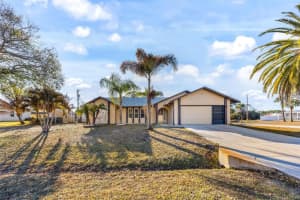 100 Seahorse Cir Se, PALM BAY
