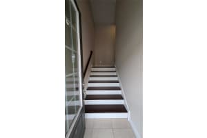 584 SCOTIA PLACE, ORLANDO, FL 32806 - MLS#MFRO6381276