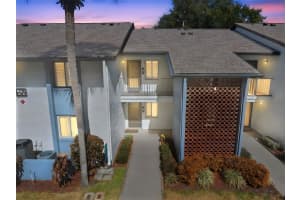 5 ESCONDIDO CIRCLE, ALTAMONTE SPRINGS, FL 32701 - MLS#MFRO6381305