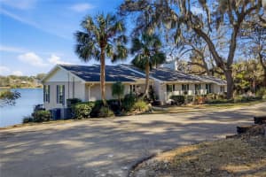 3105 LAKESHORE COURT, EUSTIS, FL 32726 - MLS#MFRO6381399