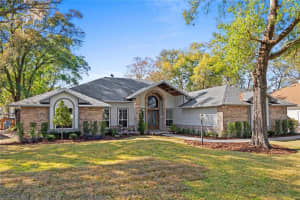 240 Shady Oaks Cir, LAKE MARY