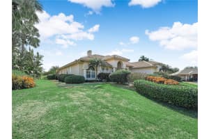 3211 HERON COVE, WINTER HAVEN, FL 33884 - MLS#MFRO6381592