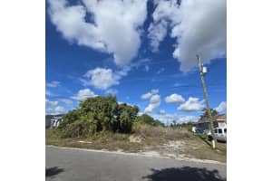 2804 11TH STREET, LEHIGH ACRES, FL 33972 - MLS#MFRO6381945