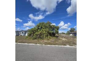 2804 11TH STREET, LEHIGH ACRES, FL 33972 - MLS#MFRO6381945