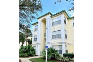 8820 Dunes Ct #304, KISSIMMEE