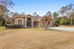 1012 Pine Tree Dr, EUSTIS