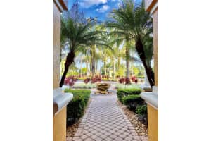 5479 VINELAND ROAD, ORLANDO, FL 32811 - MLS#MFRO6382600