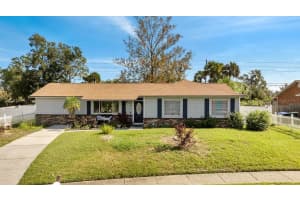5313 BROKEN PINE CIRCLE, ORLANDO, FL 32818 - MLS#MFRO6383097
