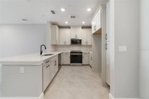 7557 Laureate Blvd #6401, ORLANDO