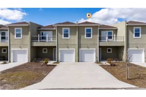 460 Lake Shore Pkwy, DAVENPORT