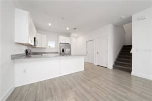 460 LAKE SHORE PARKWAY, DAVENPORT, FL 33896 - MLS#MFRO6383807