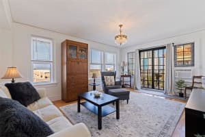 130 4TH AVENUE, ST PETERSBURG, FL 33701 - MLS#MFRO6383869