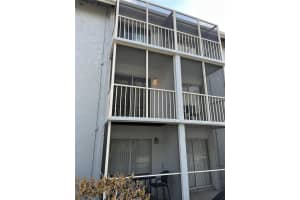 121 Oyster Bay Cir #220, ALTAMONTE SPRINGS