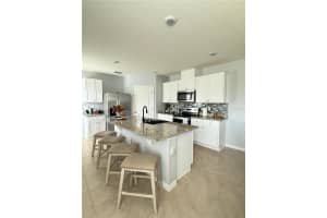 605 PARK PLACE BOULEVARD, DAVENPORT, FL 33837 - MLS#MFRO6384355