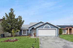 8013 ASPENCREST COURT, ORLANDO, FL 32835 - MLS#MFRO6384462