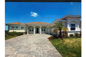 8851 Fallen Oak Dr, DAVENPORT