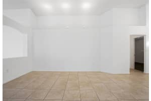 16502 LAKE HEATHER DRIVE, TAMPA, FL 33618 - MLS#MFRO6384657