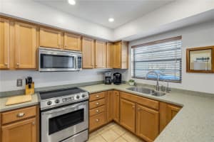 1120 PORTLAND AVENUE, ORLANDO, FL 32803 - MLS#MFRO6384752