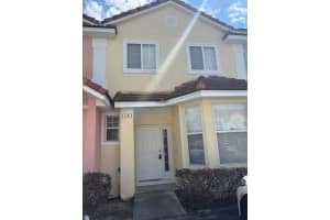 1141 S Beach Cir, KISSIMMEE