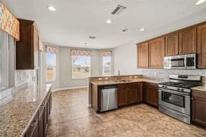 27014 CAMERONS RUN, LEESBURG, FL 34748 - MLS#MFRO6384954