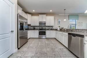 9043 SHADOW MOUNTAIN STREET, DAVENPORT, FL 33896 - MLS#MFRO6385097