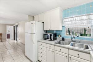 1960 PINEWOOD LANE, MOUNT DORA, FL 32757 - MLS#MFRO6385120