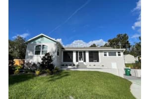 1355 LAKESHORE DRIVE, MOUNT DORA, FL 32757 - MLS#MFRO6385332