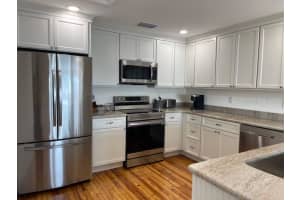 1355 LAKESHORE DRIVE, MOUNT DORA, FL 32757 - MLS#MFRO6385332