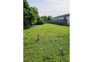 6033 23RD COURT, MIAMI, FL 33142 - MLS#MFRO6385416