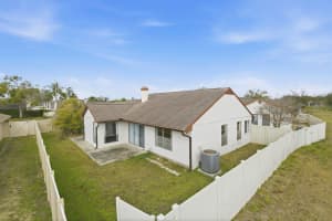 10827 VENICE CIRCLE, TAMPA, FL 33635 - MLS#MFRO6385509