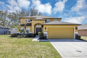 10820 WYANDOTTE DRIVE, CLERMONT, FL 34711 - MLS#MFRO6385838