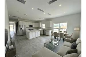 909 PECAN AVENUE, SANFORD, FL 32771 - MLS#MFRO6385941